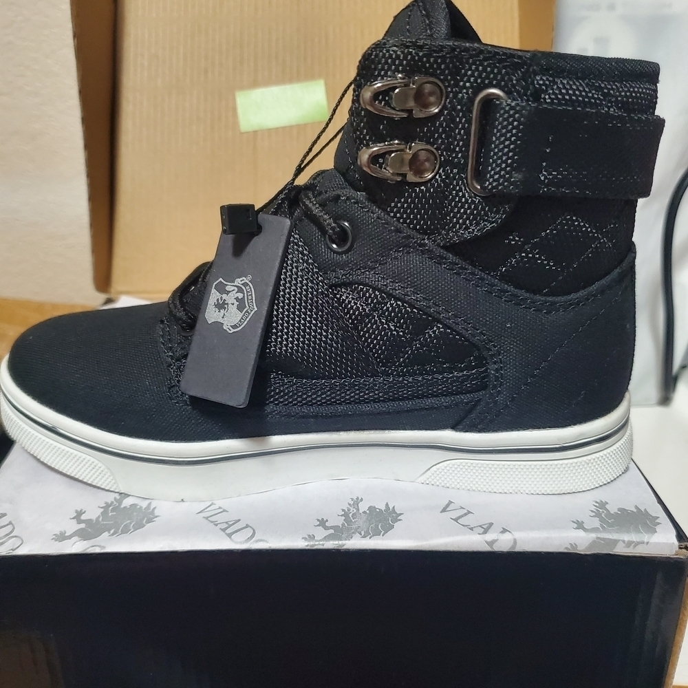 Atlas II Black and White Sneakers - Picture 8 of 12